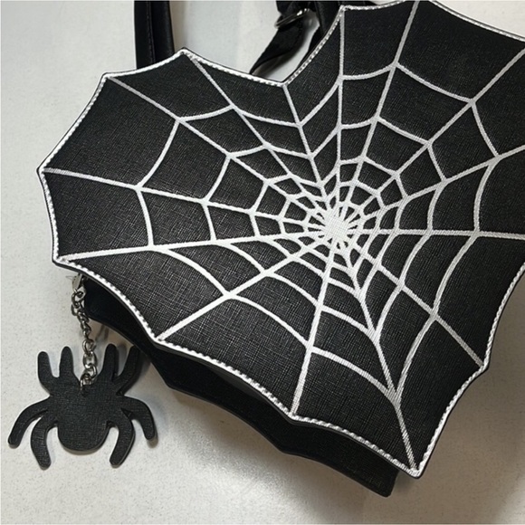 Hot Topic Handbags - RARE Heart Shaped Spiderweb Backpack Bag